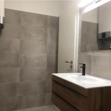 Ilirska Modern Apartment