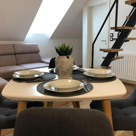 Ilirska Modern * リュブリャナ